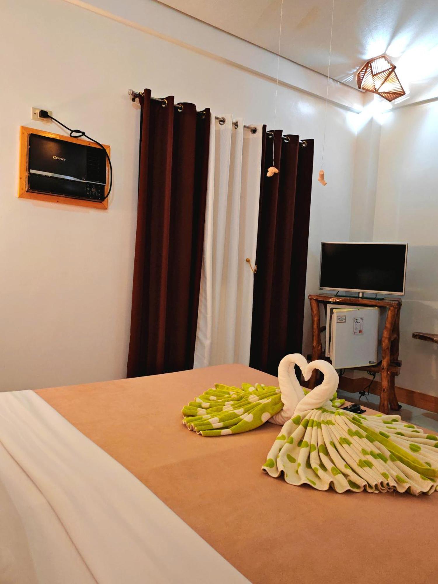 โคโค่โลโค่ บีช รีสอร์ท Manoc-Manoc ภายนอก รูปภาพ