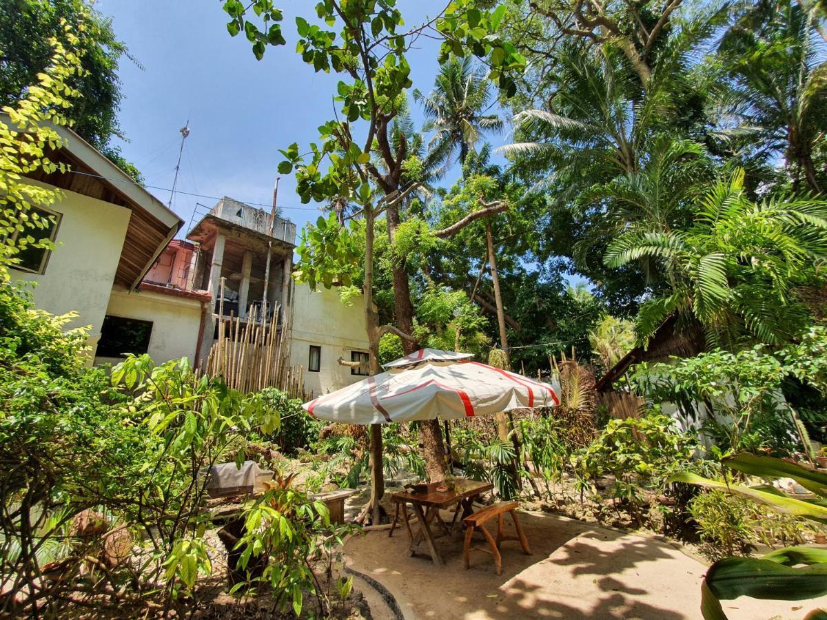 โคโค่โลโค่ บีช รีสอร์ท Manoc-Manoc ภายนอก รูปภาพ
